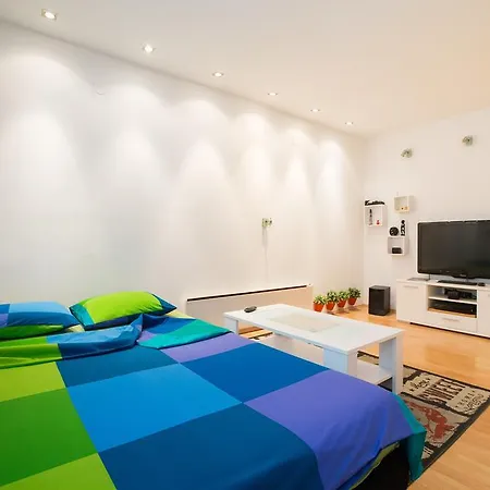Eazzynight Center Apartment Zagreb Zimmer foto